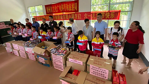 爱心回馈 筑梦教育 | 云顶集团·(中国)手机版app下载以行动助力公益，点亮童真梦想！